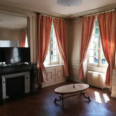Manoir De *